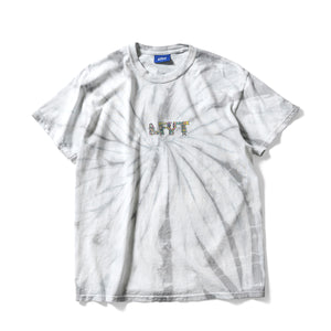 LFYT × FRITILLDEA …AND KINDNESS TO ALL TIE DYED TEE LS220116 SILVER